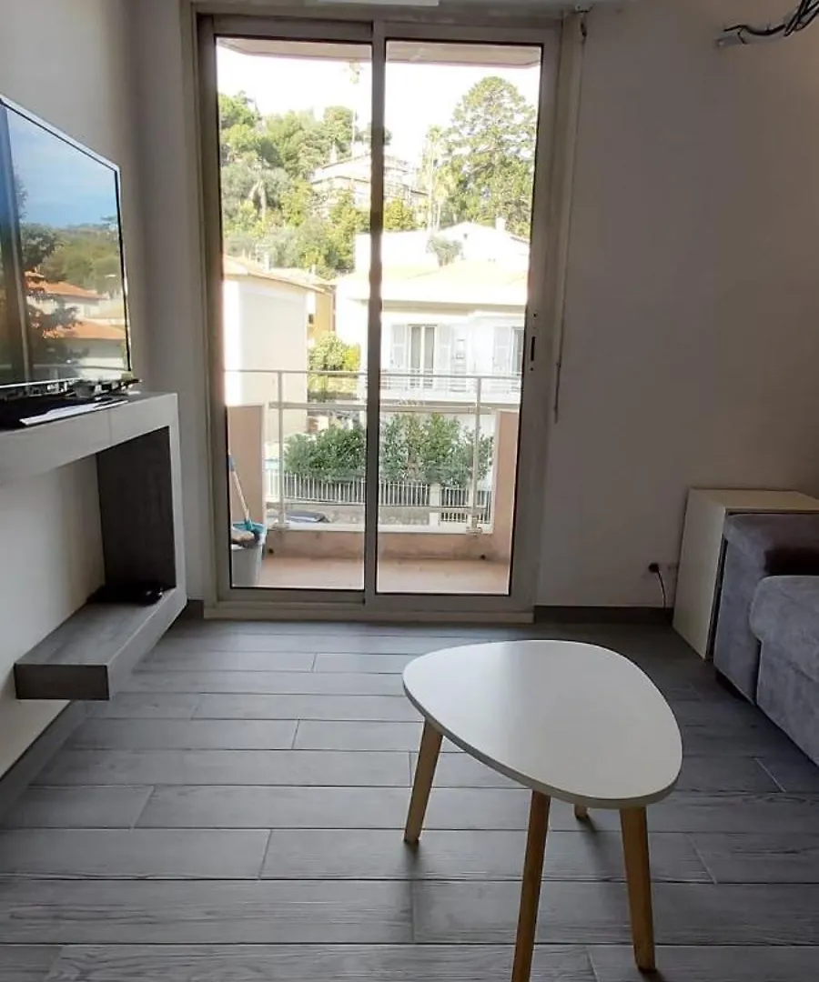 Apartment Studio Cosy Proche Carlone, Balcon Nice